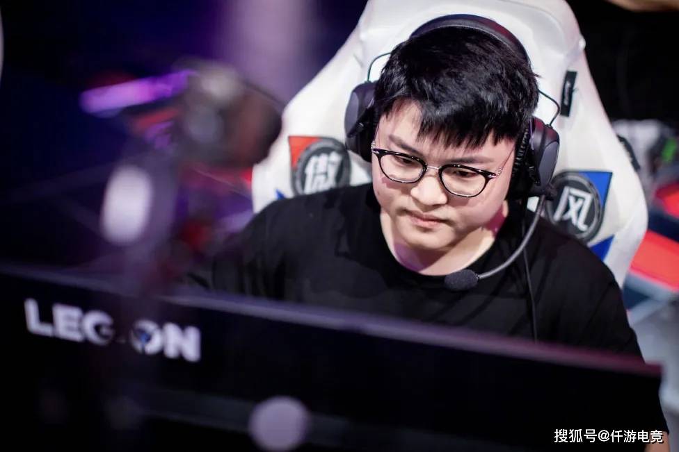 开云注册平台-Uzi官方宣布夺冠新规，中国队引发争议！气势如虹延续(uzi拿过世界总冠军吗)