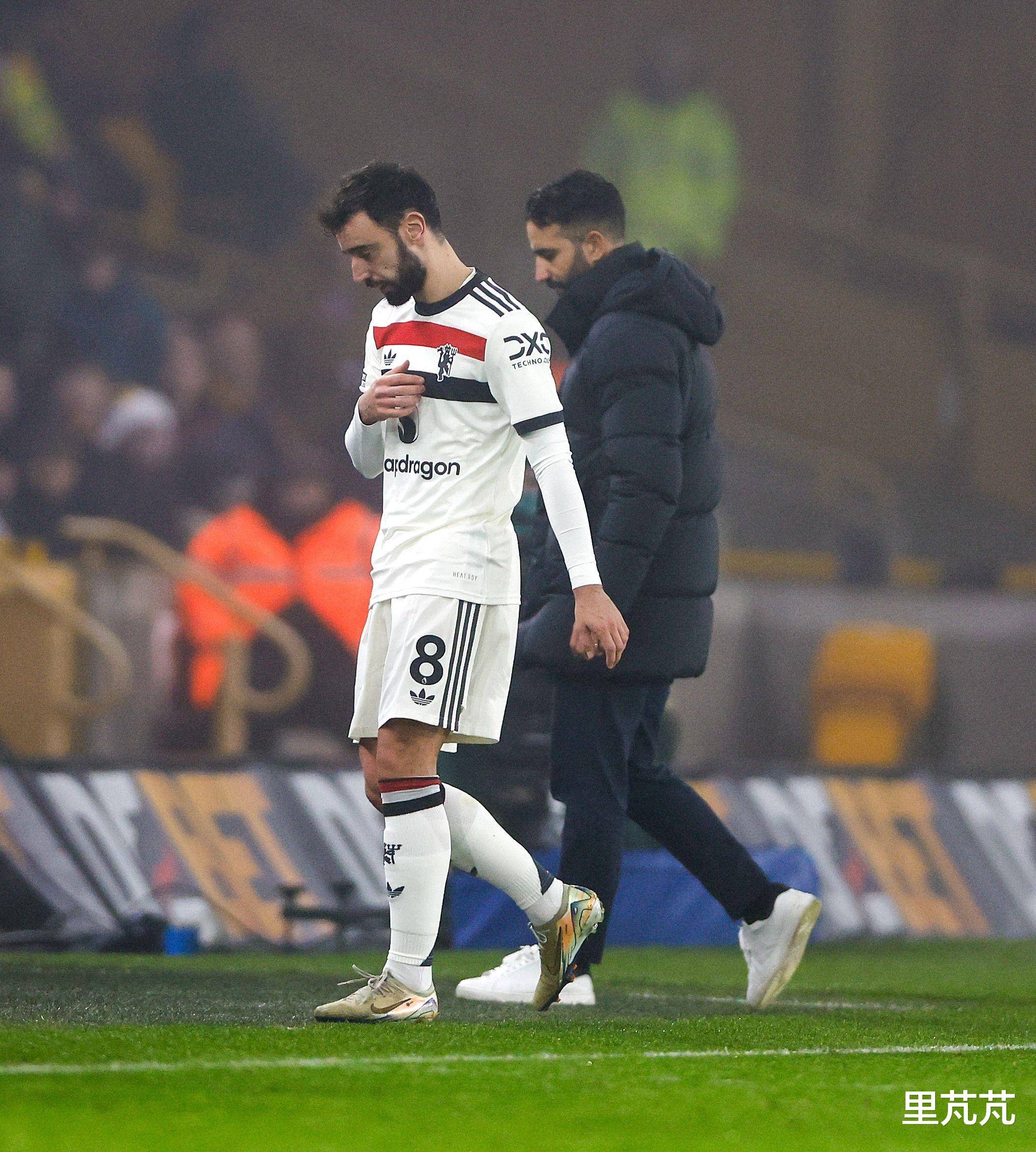 开云足球-今晨曼联遗憾出局——CBA常规赛节点到来，球迷炸锅，高层口径保持一致(cba昨晚比赛结果)