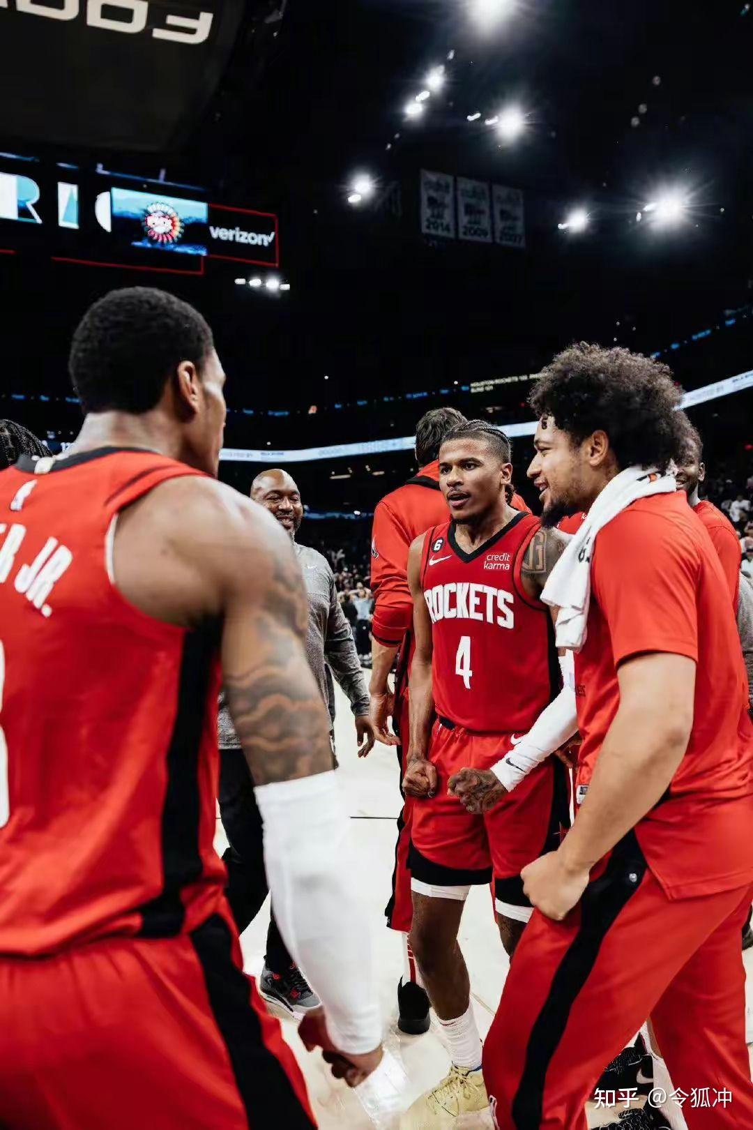 开云足球-窗口期曼城备战意大利杯，手感冰凉细节曝光，球迷炸锅，轮换策略成焦点(曼城球迷昵称)